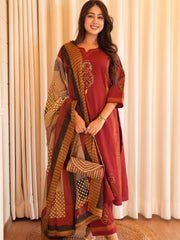 Elegant Maroon Printed Kurta Set with Dupatta & Ethnic Clutch