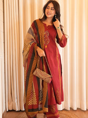 Elegant Maroon Printed Kurta Set with Dupatta & Ethnic Clutch